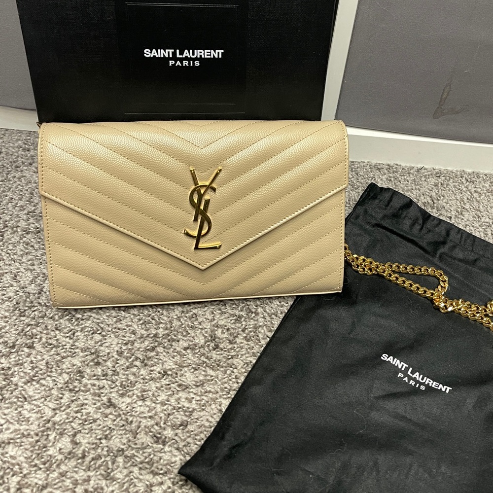 Saint Laurent Cassandre Grain De Poudre Chain Wallet Crossbody WOC